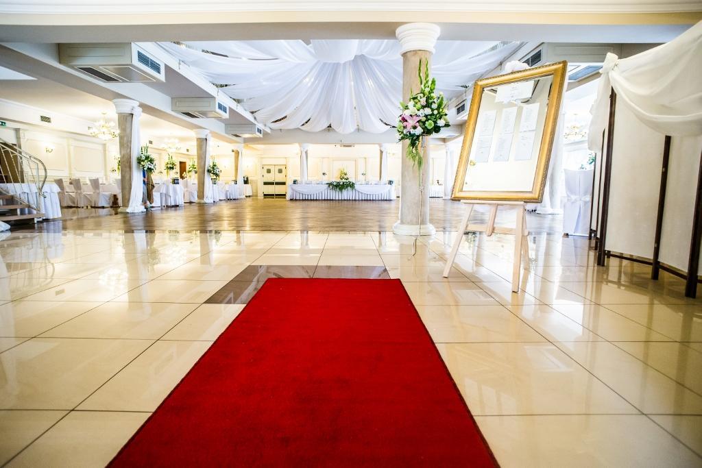 Hotel Kuban ชิชเชนา ภายนอก รูปภาพ